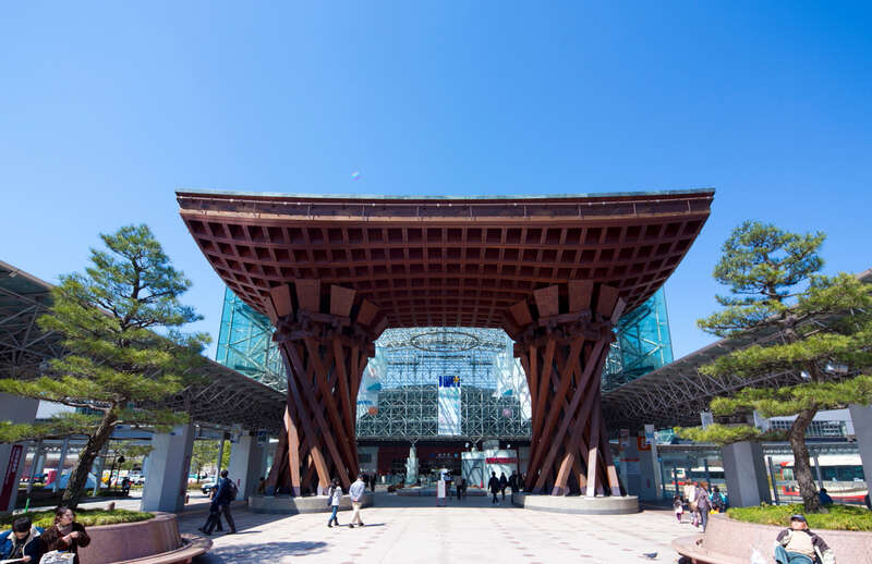 金沢駅　画像提供：金沢市観光協会 