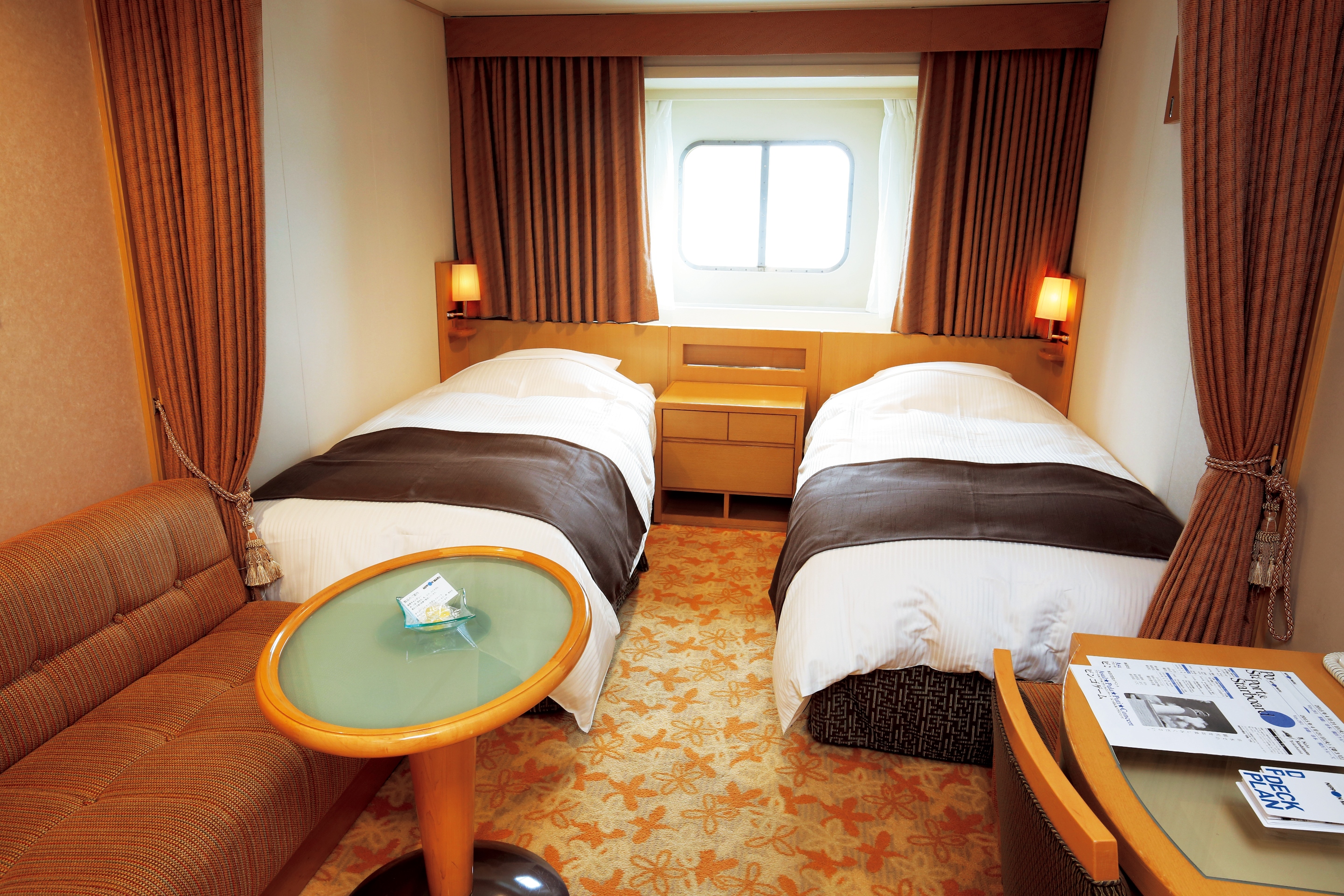 画像名：スーペリアツイン　提供：商船三井クルーズ(株) 