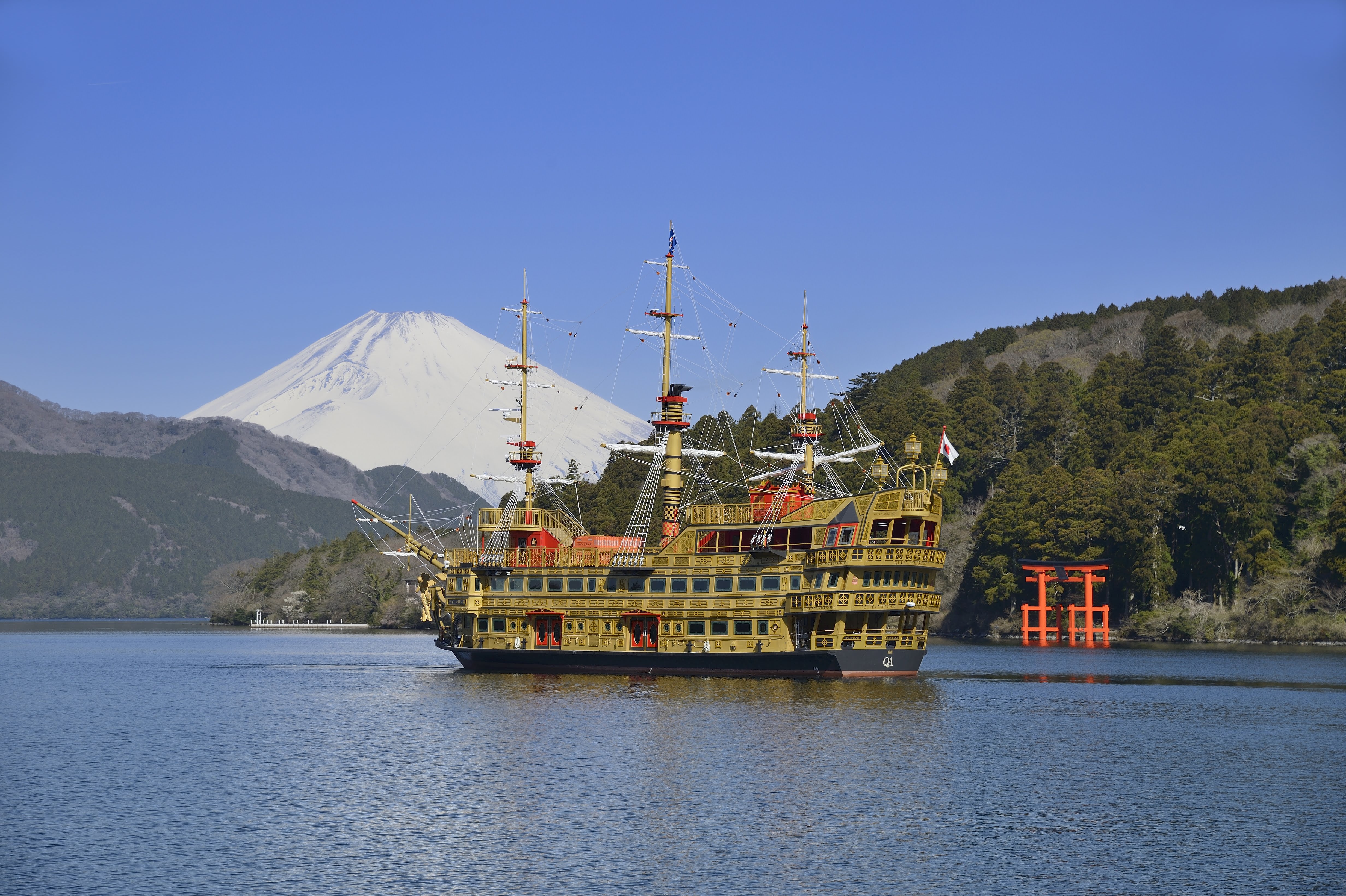 箱根海賊船に乗って芦ノ湖遊覧（イメージ）／提供：箱根観光船