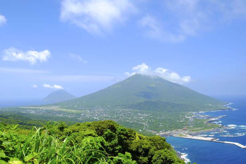 八丈島・八丈富士　提供元	（一社）八丈島観光協会