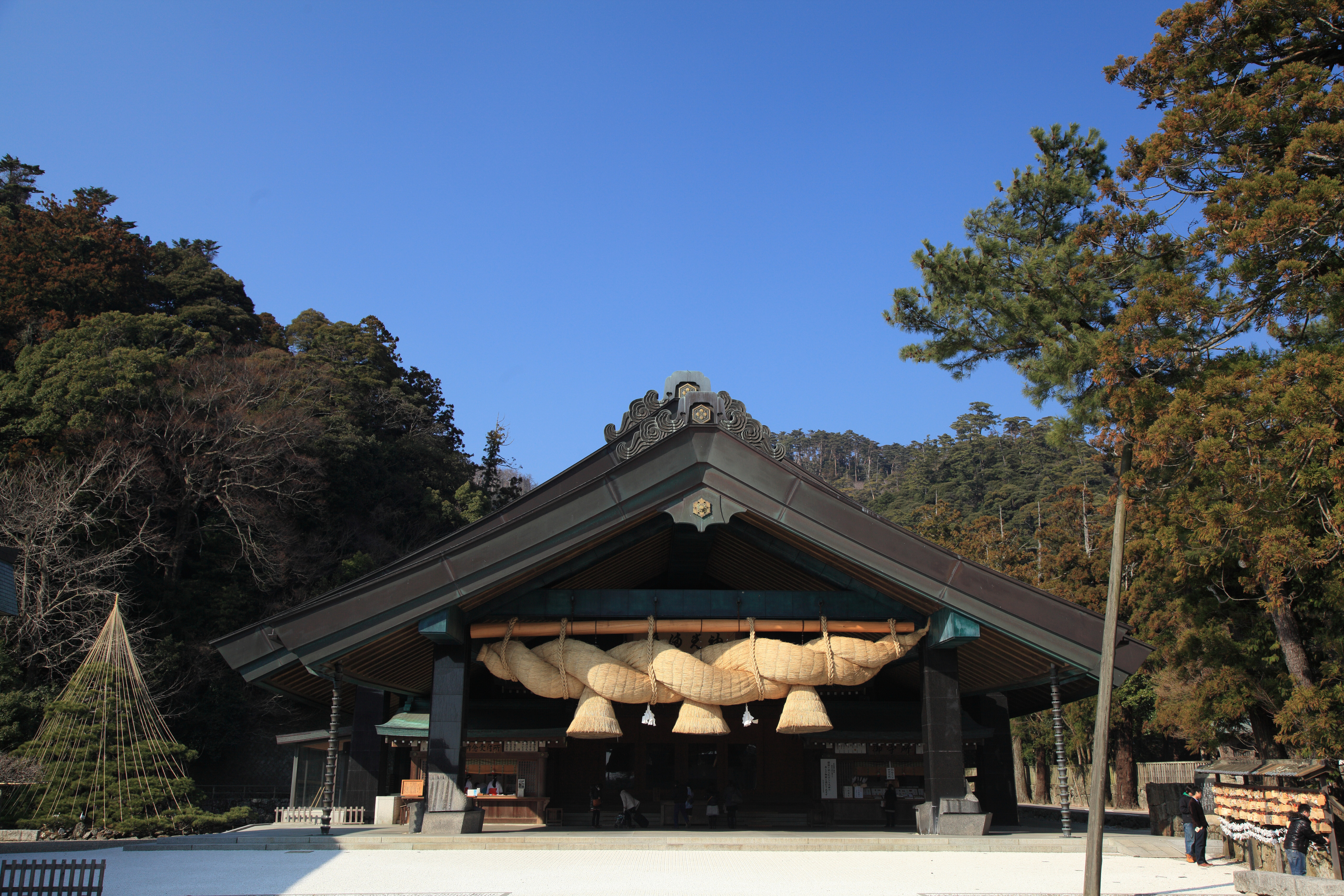 出雲大社　神楽殿　提供元	（公社）島根県観光連盟